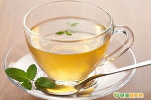 喝綠茶好處多　兒茶素能抑制細胞癌化