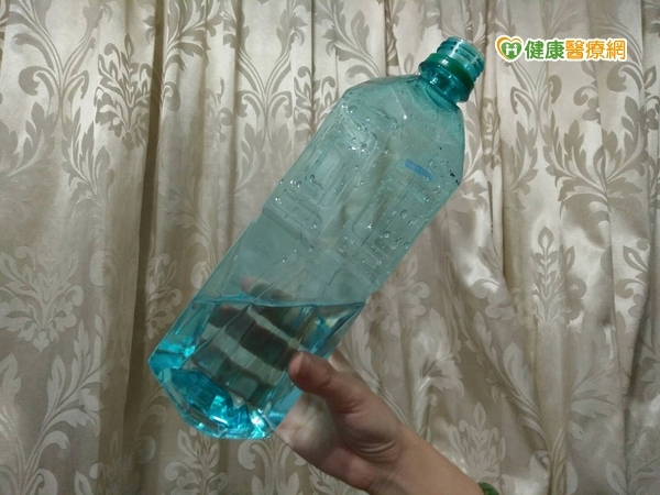 颱風擾人怕缺水　買水喝先停看聽