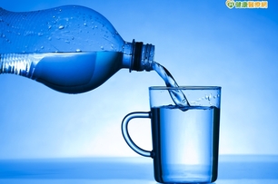 預防腎結石　天氣熱要隨時補水