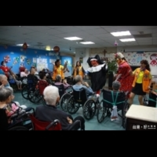 投美獅會串連愛心　合作廣靈民俗技藝舞進護理之家獻關懷　