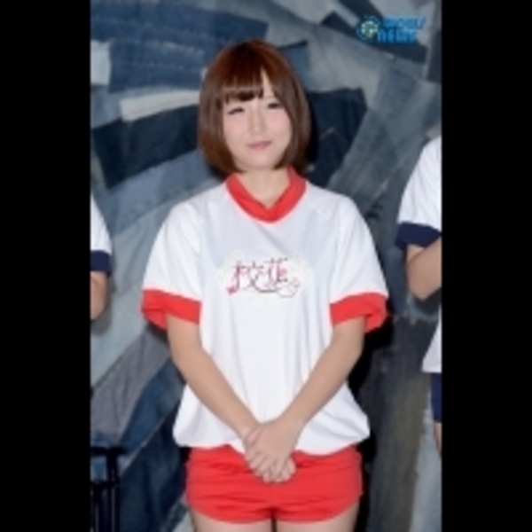 觸「敏感」部位、雙乳磨蹭友田彩也香、佐倉絆、尾上若葉見面會上演香艷戲碼