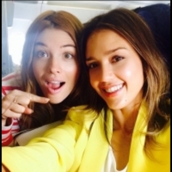 踩飛輪+綠色果汁 打造潔西卡艾芭的完美線條！