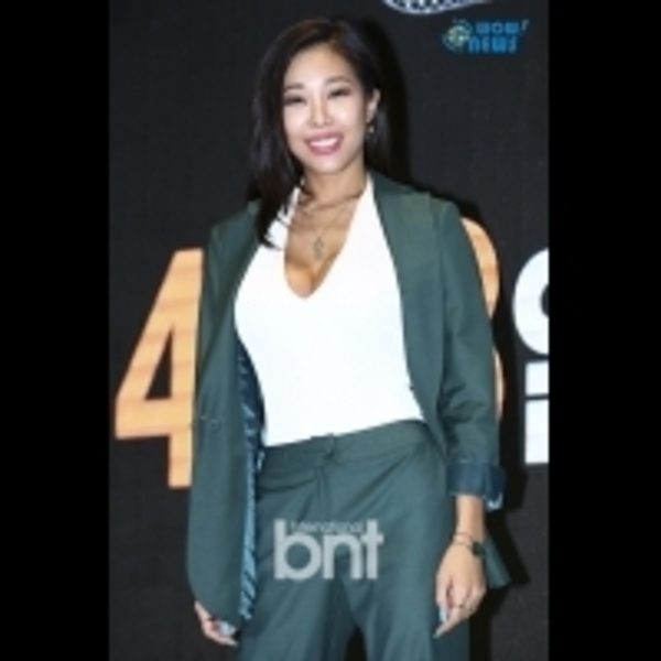 Jessi證實近日已與美籍韓裔歌手分手