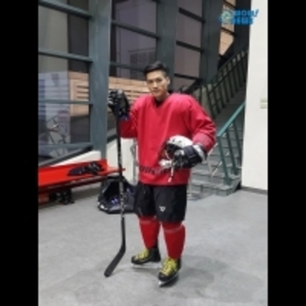 許孟哲代表台灣出賽 練習冰上曲棍球超賣力