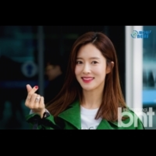 尹世雅王嬪娜現身機場 飛西班牙錄制節目