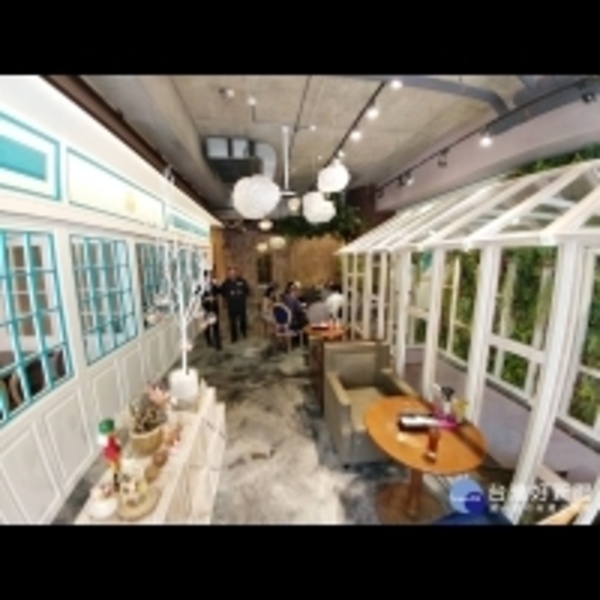 梳子餐廳開幕　走健康輕食風　花園造景成打卡熱點