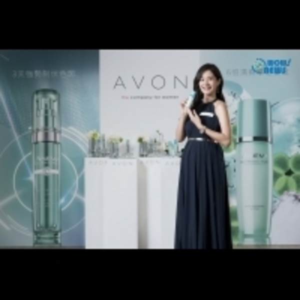 雅芳全新年度代言人 路斯明、Janet 一同寵愛女人探索肌膚美麗極限