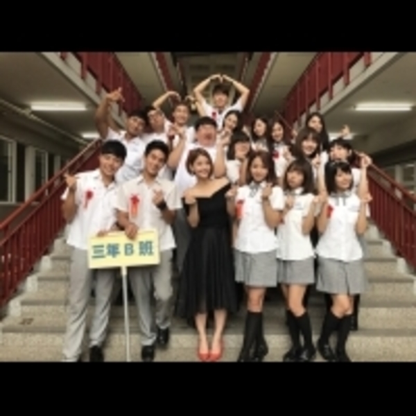 《我的老師叫小賀》3年B班畢業囉！花了兩年的時間在桃園，王樂妍不捨讀劇本，眼淚居然潰堤了 ...