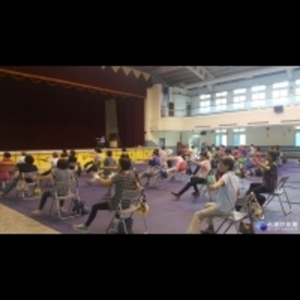 強化銀髮肌耐力　百人一起動健康