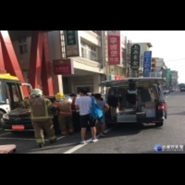 台南公車失控自撞證券行　司機急救後恢復心跳　排除心肌梗塞