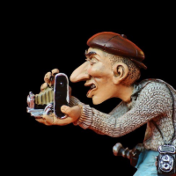 法律漏洞？「公開偷拍」不違法，上傳網路也未必觸犯肖像權