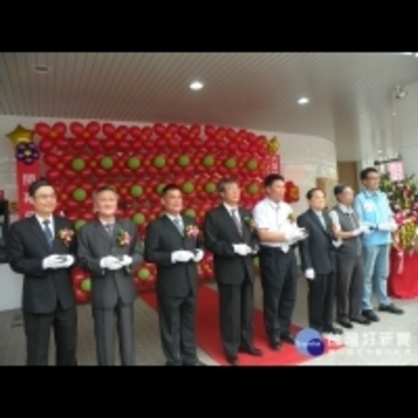 大里杙農漁會產品生活館　開幕擠滿搶鮮民眾