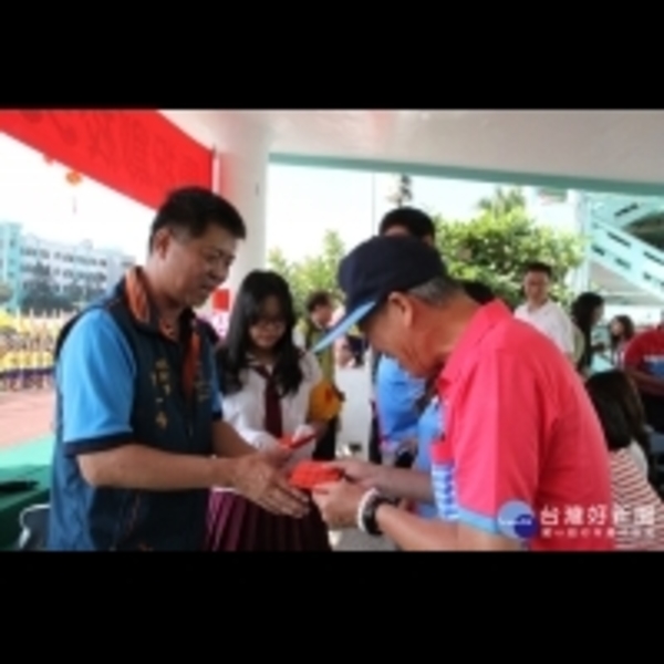 感謝付出和辛勞　港明高中董事會表揚資深教職員工