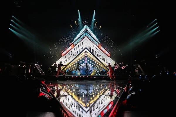 KATY PERRY凱蒂佩芮「超炫光」世界巡迴演唱會◎台北小巨蛋 「搶票」大戰3/1即將開跑！