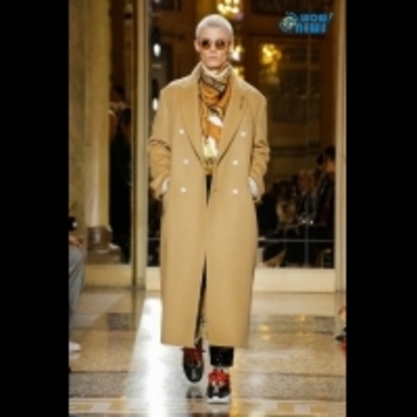 Versace 2018 秋冬男裝系列 擁抱心中的Versace：華麗回歸