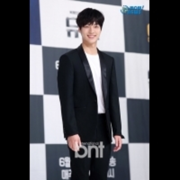 梁世宗有望出演SBS新劇「雖然30，但仍17」