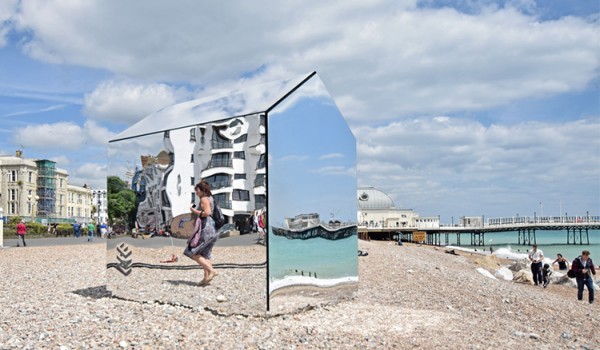 【影片】英國海面的鏡面小屋，讓你真正愛上大自然