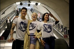 Save the Arctic守護北極公開攝影展 於倫敦Waterloo地鐵站持續發聲