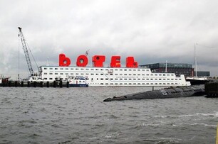 隨處漂流的阿姆斯特丹字母旅店BOTEL 讓環遊世界變簡單了？！