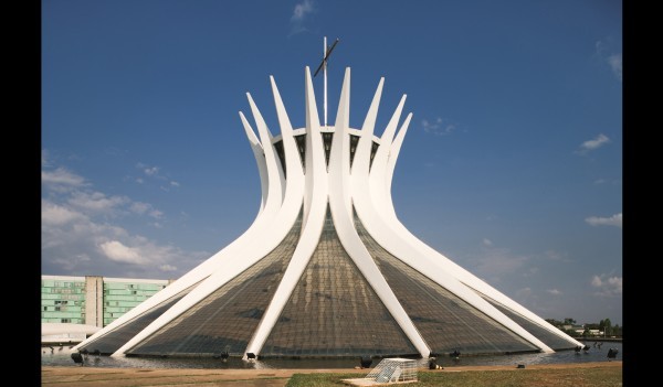 建築迷別錯過！到東京必訪的《建築大師Oscar Niemeyer回顧展》