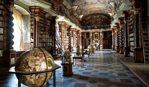 此生必走一趟！世界上最美的圖書館－布拉格克萊門特學院圖書館
