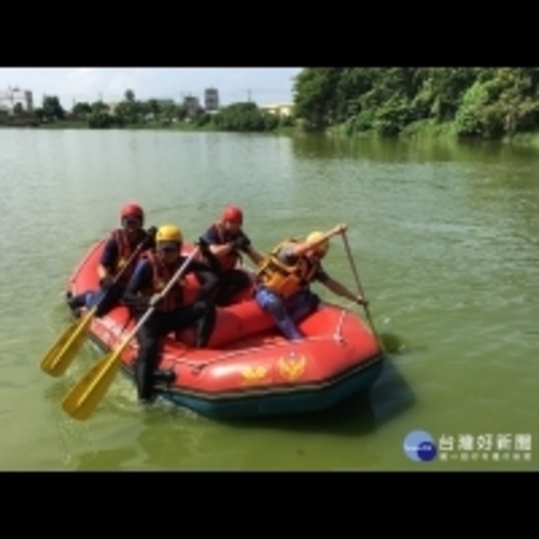 強化水域救援能力　新港消防分隊實施水域安全宣導及搶救演練