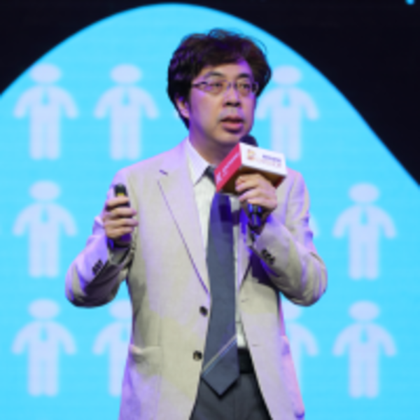 【WHATs NEXT】TutorABC營運長沈沛鴻：AI強大但不是萬能的！人類不會被AI取代，要成為AI的主人