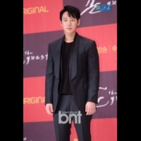 「客：The Guest」舉行發布會 金東旭鄭恩彩金材昱等出席