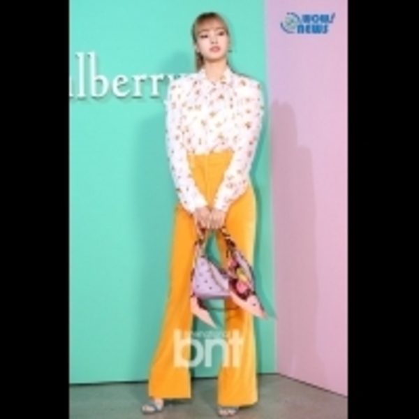 BLACKPINK吳漣序成宥利等美艷品牌宣傳