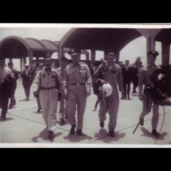 「軍人就是要有軍人的樣子，把自己的感情壓在心裏的底層。」秦漢：孫祥輝是我大哥...