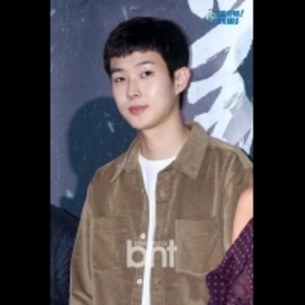 崔宇植有望簽約新公司 Soop娛樂稱現正商討中