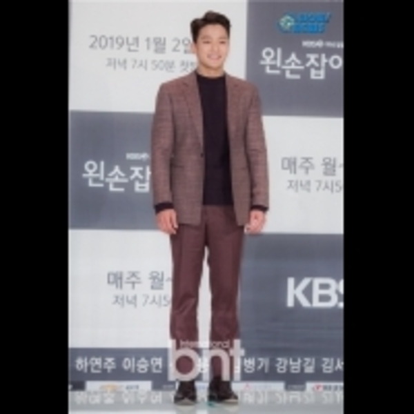 新劇「左撇子妻子」舉行發布會 李秀景金鎮祐等出席