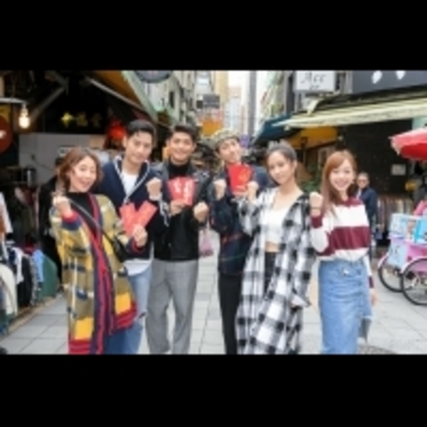 《必勝大丈夫》演員百忙商圈掃街　周孝安與周曉涵偶包重，自認超廢...