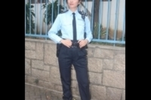 《恭喜八婆》 玉女掌門人梁詠琪穿警察製服上陣演出