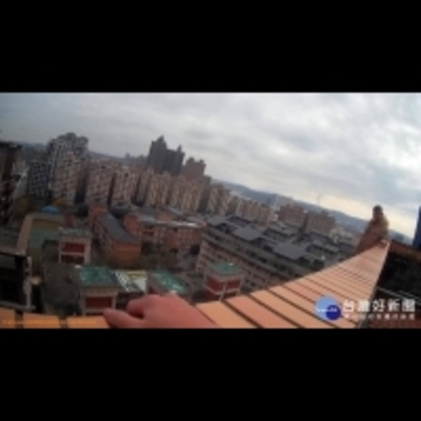 民眾疑似跳樓自殺　警方搶救寶貴性命