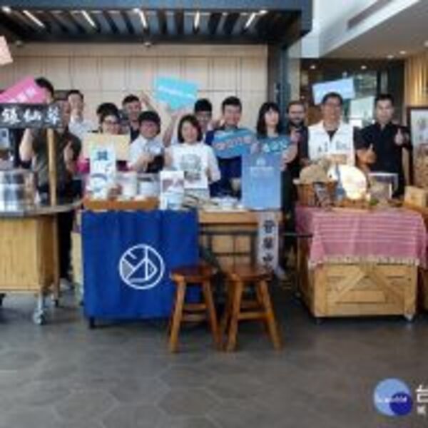 嘉市「潘朵拉の散策美食」畫展　黃敏惠力推青年磁吸與百大品牌拼經濟