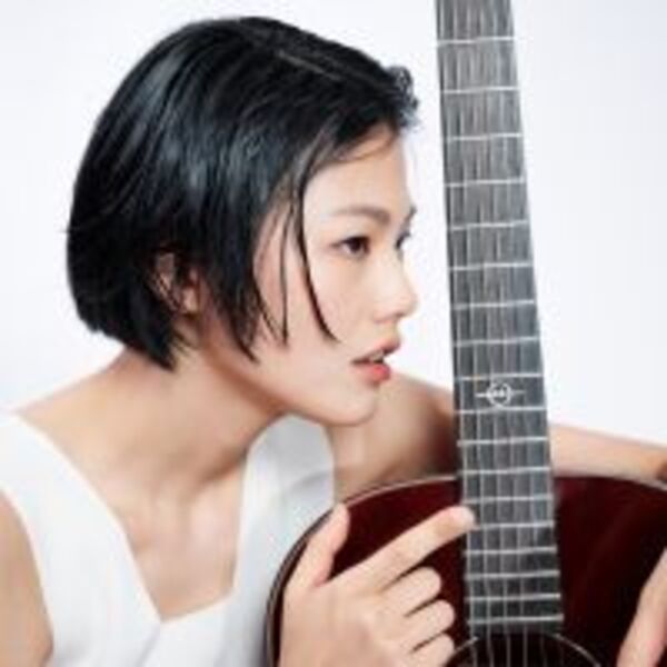 柯泯薰信仰在手 全球第一人獲Faith吉他客製琴