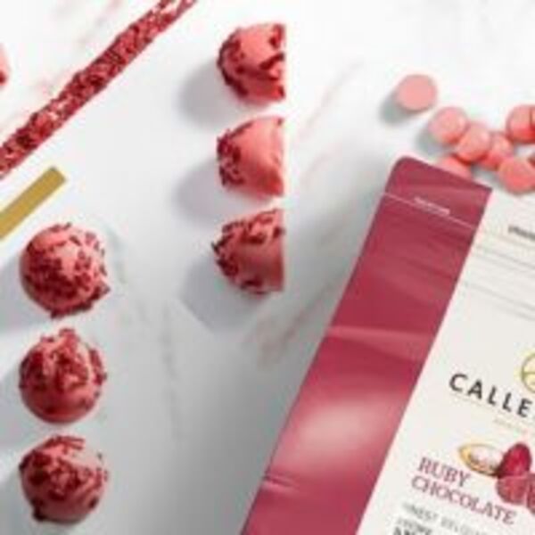 紅寶石巧克力:這種新的糖果是完美的粉紅色
