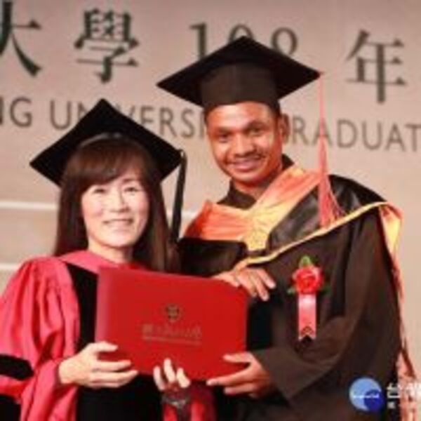 成大舉行畢業典禮　非洲史瓦帝尼王子碩士畢業