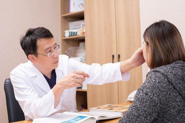 求職轉職旺季近 許英哲：鼻整型讓面試更加分