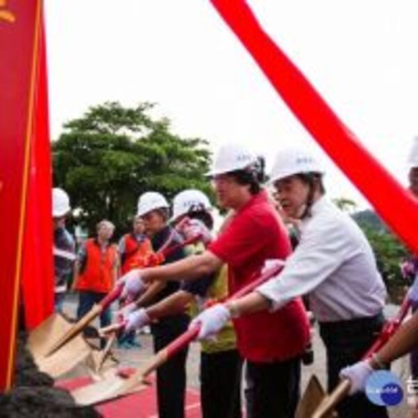 基隆七堵實踐路重舖動土　提供人車友善通行環境