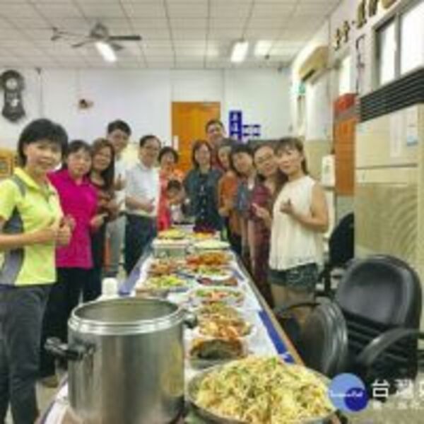 志工媽媽一人一菜　員警吃在口裡甜在心裡