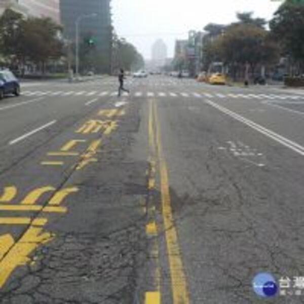 台中七期百貨商圈要道　西屯朝富路啟動路平