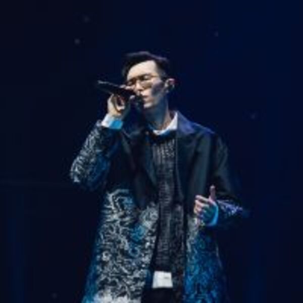 方大同好人緣嶄露無疑 演藝圈齊來朝聖演唱會 天后張惠妹自行購票力挺