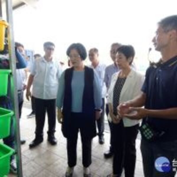 田中公所清潔隊飼養黑水虻　去化廚餘見成效