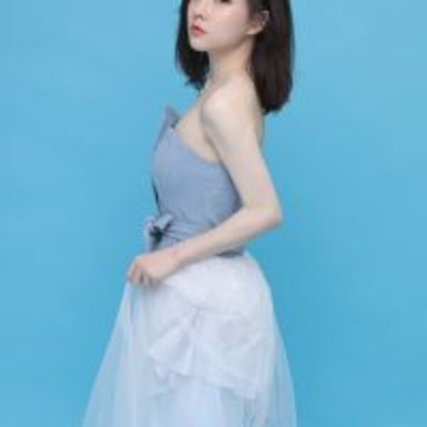 「華人第一網紅歌后」馮提莫唱功紮實細膩　外型甜美靈氣似精靈　吸粉突破2000萬