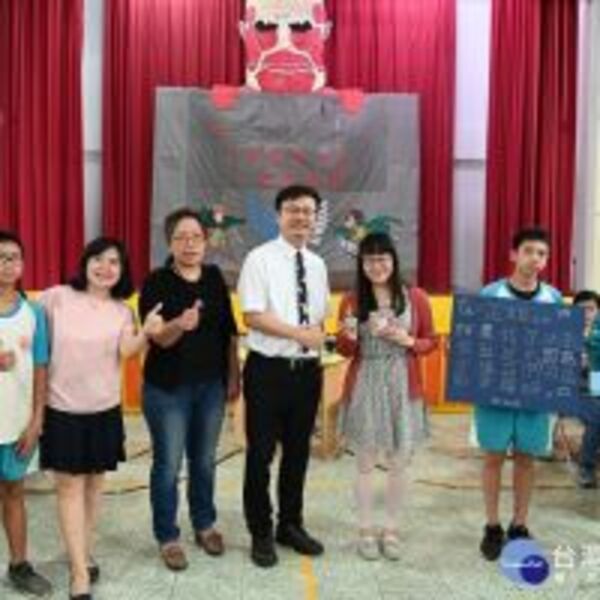 新北就是愛老師　萬里國中撩師金句大聲說愛