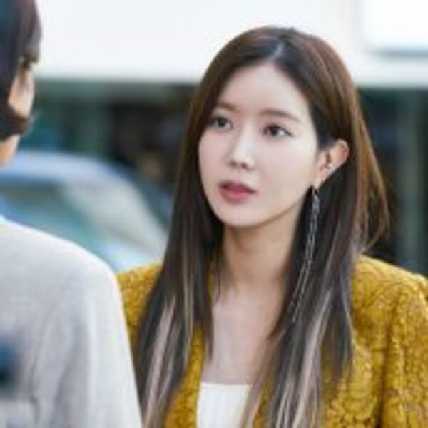 超傻眼！女星從小喊到大的爺爺是爸爸　結婚六年持「處女之身」只因老公是「跨性別者」