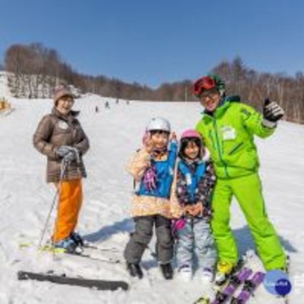 滑雪季即將到來！　北海道的鬆厚雪質讓小孩也能安全共享速度與激情！