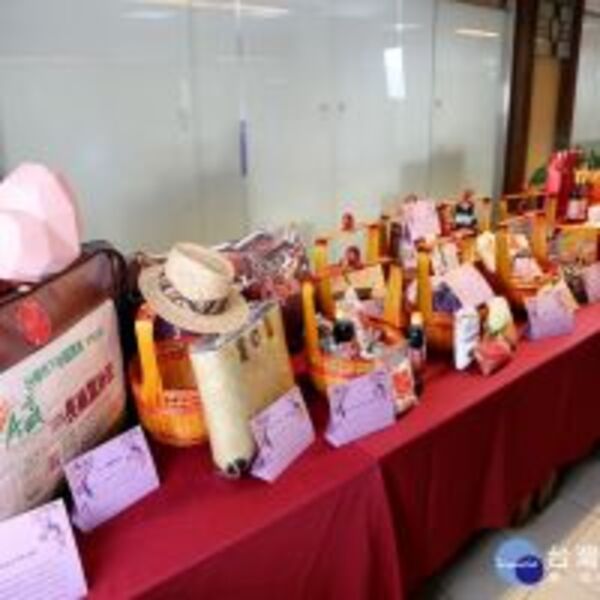 台南女兒林志玲出嫁　南市府贈「一牛車嫁妝」